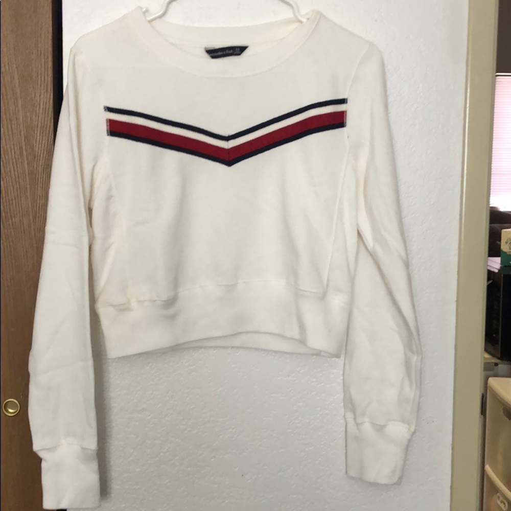 White cropped sweatshirt